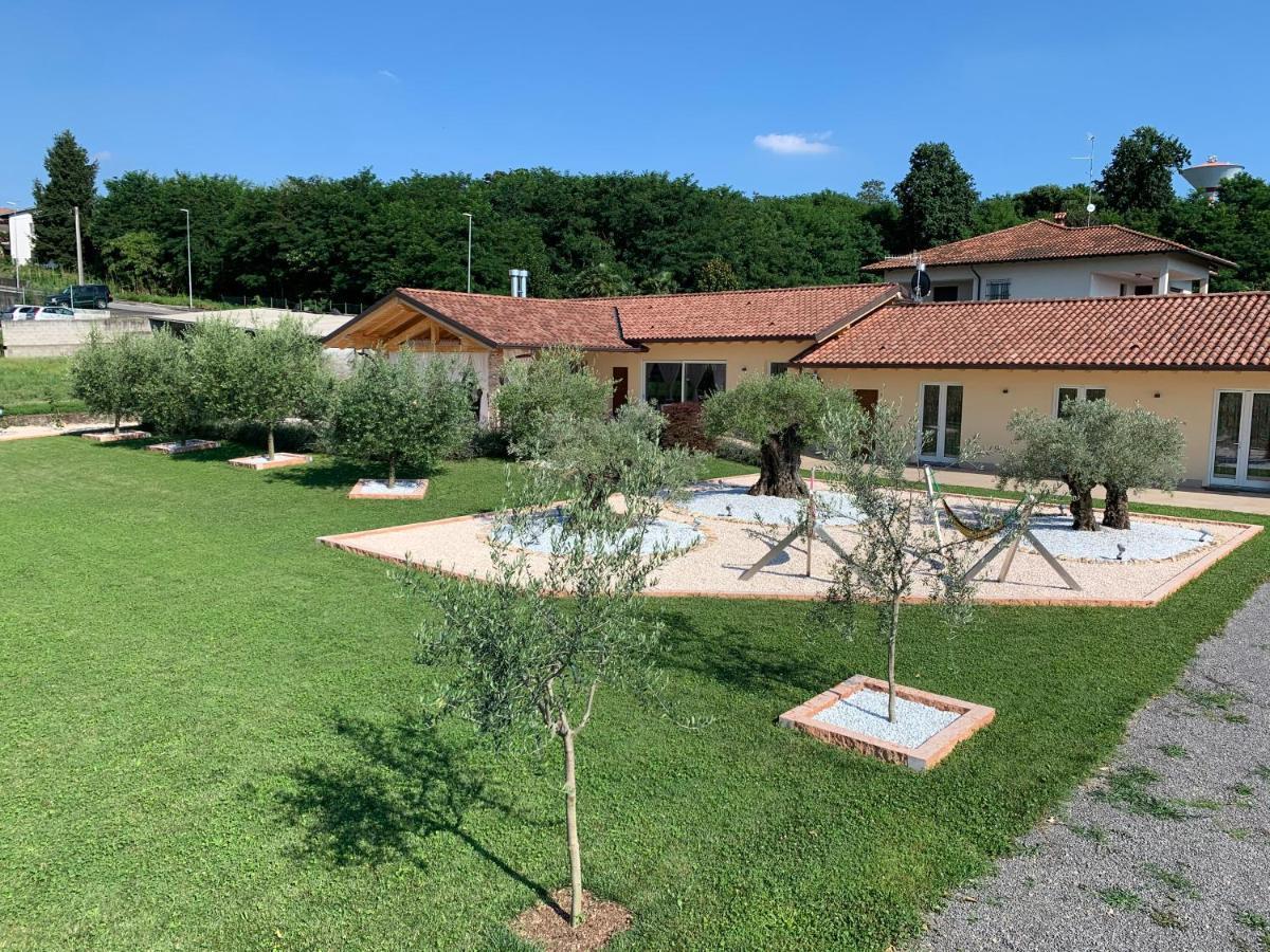 B&B Alciliegio Casnate Con Bernate Exterior photo