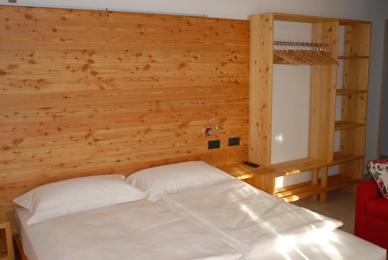 B&B Alciliegio Casnate Con Bernate Exterior photo